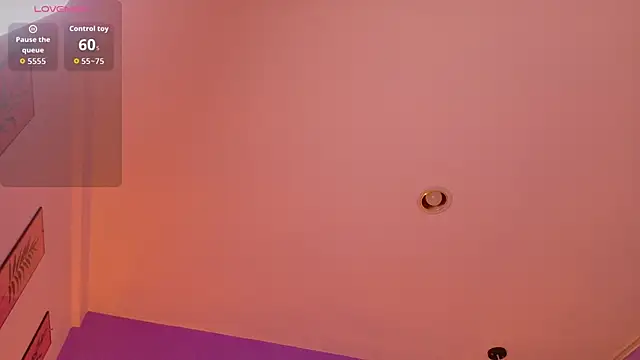 Snapshot of littleebonymommy chatting on November 2025 08:20:01 PM littleebonymommy online show from November 2025 08:20:01 PM