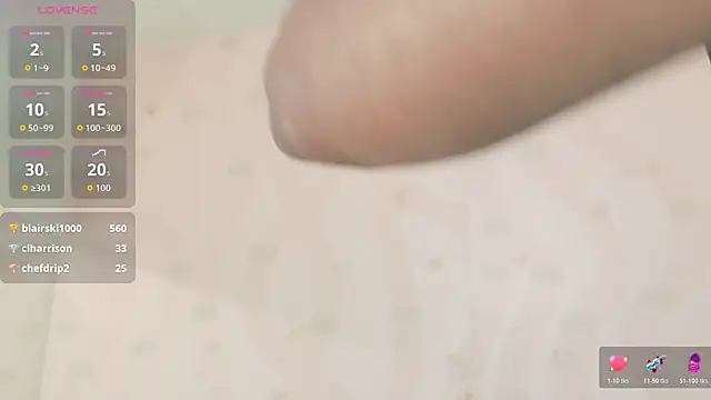 Snapshot of littleebonymommy chatting on October 2025 07:58:01 PM littleebonymommy online show from October 2025 07:58:01 PM