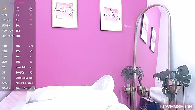 Snapshot of littleebonymommy chatting on March 2025 05:23:02 AM littleebonymommy online show from March 2025 05:23:02 AM