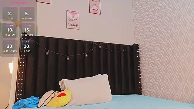 Snapshot of littleebonymommy chatting on October 2025 09:18:01 PM littleebonymommy online show from October 2025 09:18:01 PM