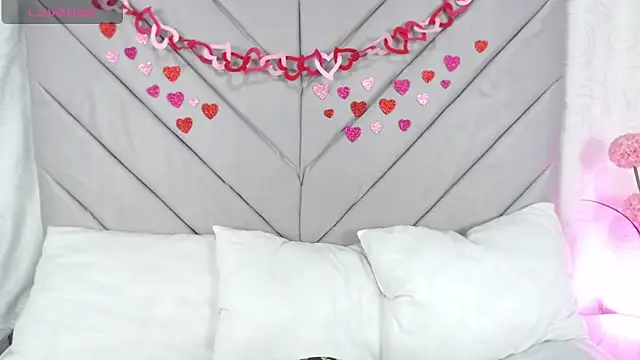 Snapshot of AnnaQueen_ chatting on February 2025 04:15:01 PM AnnaQueen online show from February 2025 04:15:01 PM