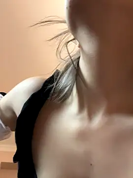 bigbabykiki online show from November 2025 06:44:01 PM