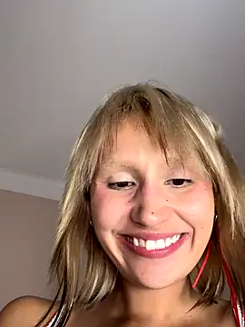 Snapshot of bigbabykiki chatting on September 2025 03:45:01 PM bigbabykiki online show from September 2025 03:45:01 PM
