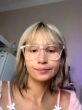 Snapshot of bigbabykiki chatting on September 2025 06:34:02 AM bigbabykiki online show from September 2025 06:34:02 AM