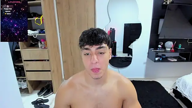 Cristhian Evans online show from October 2025 02:18:01 PM