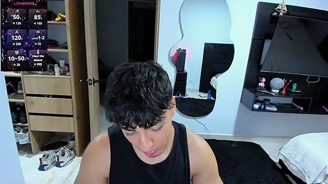 Cristhian Evans online show from October 2025 02:32:01 AM
