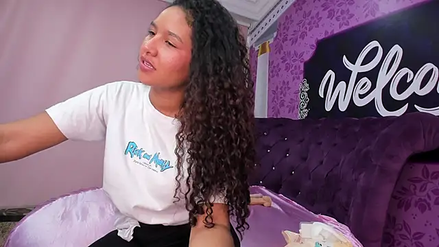 cute mia23 online show from February 2025 10:54:01 PM