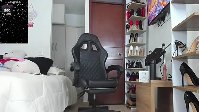 SophieBaker   online show from February 2026 02:11:02 AM