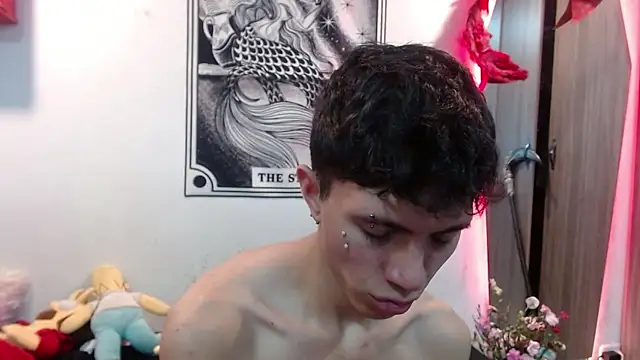 Justyn Ross online show from December 2025 11:55:02 PM