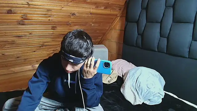 Justyn Ross online show from November 2025 01:53:01 AM