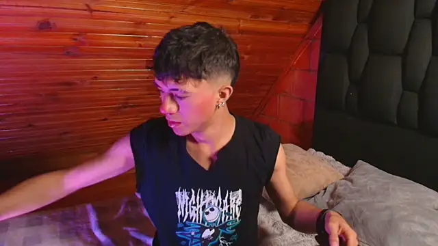 Justyn Ross online show from November 2025 03:05:02 AM