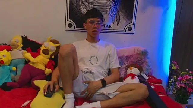 Justyn Ross online show from December 2025 02:32:02 AM