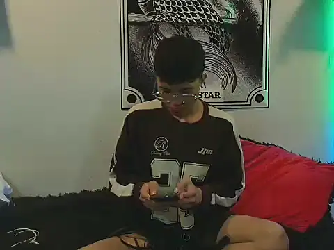 Justyn Ross online show from November 2025 12:00:01 AM