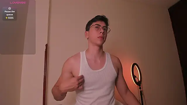 Snapshot of Alexx_oconnor chatting on February 2025 01:54:02 PM Alexx oconnor online show from February 2025 01:54:02 PM