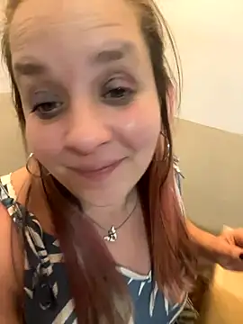 Popinasq online show from November 2025 11:41:02 PM