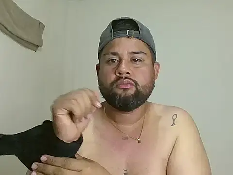Snapshot of GABRIELGARCIA1313 chatting on June 2026 11:24:02 PM GABRIELGARCIA1313 online show from June 2026 11:24:02 PM