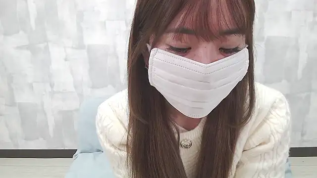 LOVE MOMO LOVE online show from November 2025 12:19:02 PM