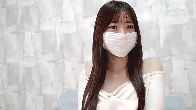 Snapshot of LOVE_MOMO_LOVE chatting on September 2025 12:10:01 PM LOVE MOMO LOVE online show from September 2025 12:10:01 PM