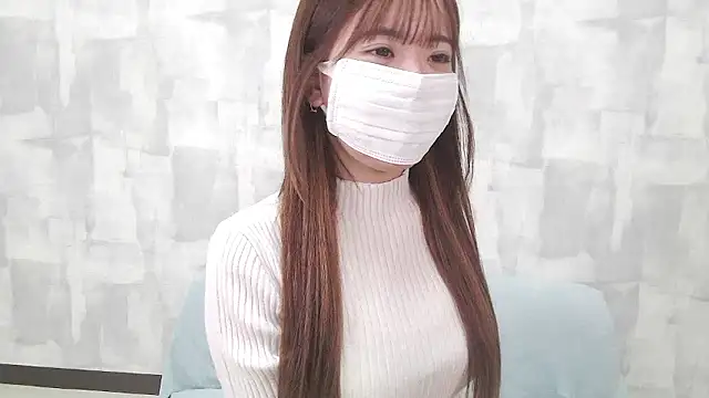 LOVE MOMO LOVE online show from November 2025 10:43:01 AM