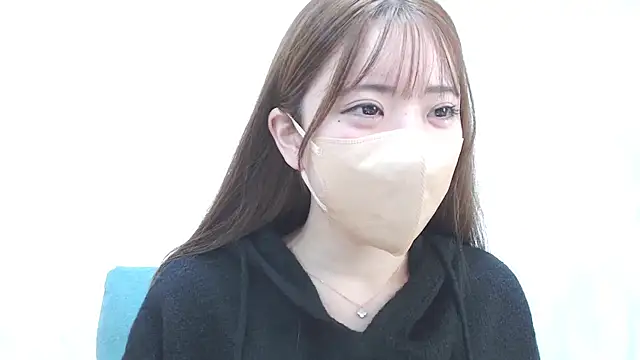 Snapshot of LOVE_MOMO_LOVE chatting on December 2024 11:33:01 AM LOVE MOMO LOVE online show from December 2024 11:33:01 AM