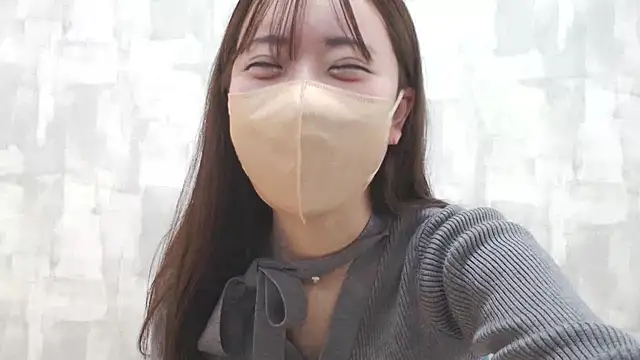 Snapshot of LOVE_MOMO_LOVE chatting on December 2024 02:52:01 PM LOVE MOMO LOVE online show from December 2024 02:52:01 PM