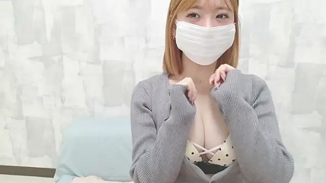 LOVE MOMO LOVE online show from January 2026 12:30:01 PM