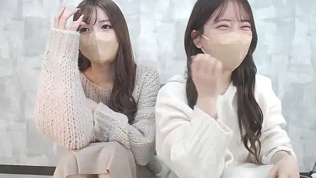 Snapshot of LOVE_MOMO_LOVE chatting on February 2025 11:31:01 AM LOVE MOMO LOVE online show from February 2025 11:31:01 AM