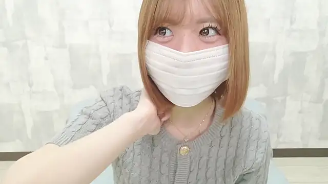 LOVE MOMO LOVE online show from April 2026 11:39:01 AM