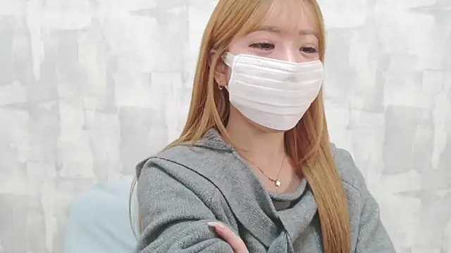 LOVE MOMO LOVE online show from March 2026 11:14:01 AM