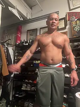 Snapshot of EatMyCake831 chatting on September 2025 09:04:01 AM EatMyCake831 online show from September 2025 09:04:01 AM