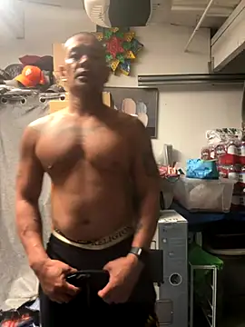 Snapshot of EatMyCake831 chatting on September 2025 10:11:01 AM EatMyCake831 online show from September 2025 10:11:01 AM