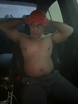 Snapshot of EatMyCake831 chatting on January 2025 03:44:01 PM EatMyCake831 online show from January 2025 03:44:01 PM