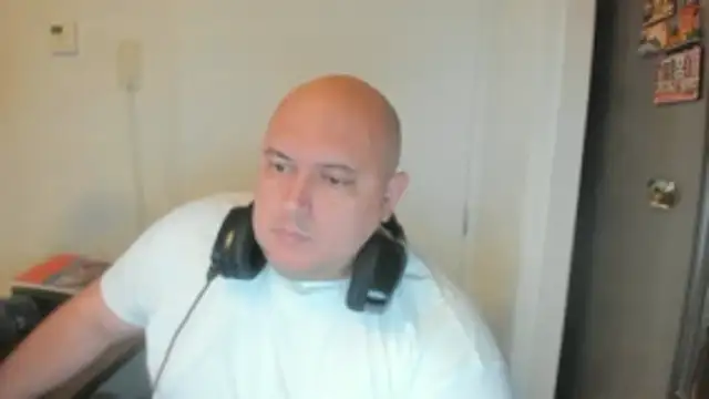 Snapshot of BigromeoXX chatting on October 2025 06:40:01 PM BigromeoXX online show from October 2025 06:40:01 PM