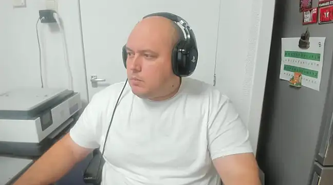 Snapshot of BigromeoXX chatting on December 2024 09:12:02 PM BigromeoXX online show from December 2024 09:12:02 PM