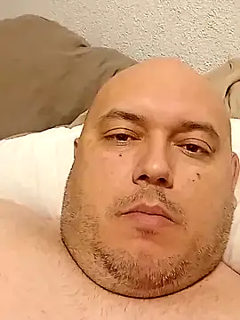 Snapshot of BigromeoXX chatting on October 2025 10:47:02 AM BigromeoXX online show from October 2025 10:47:02 AM