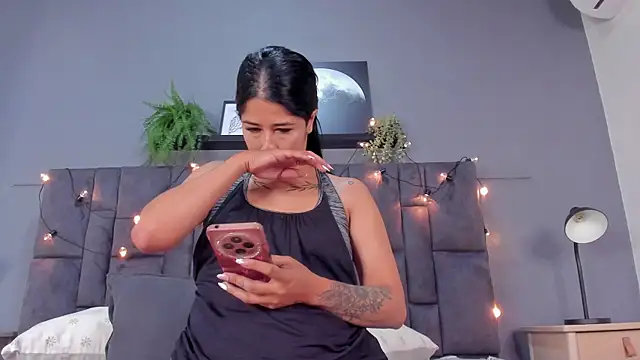 DulceAurora   online show from December 2025 02:59:02 AM