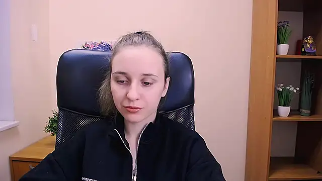 Snapshot of _Nicole_new chatting on January 2025 10:21:02 AM  Nicole new online show from January 2025 10:21:02 AM