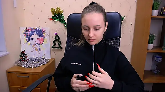 Snapshot of _Nicole_new chatting on December 2024 12:35:01 PM  Nicole new online show from December 2024 12:35:01 PM