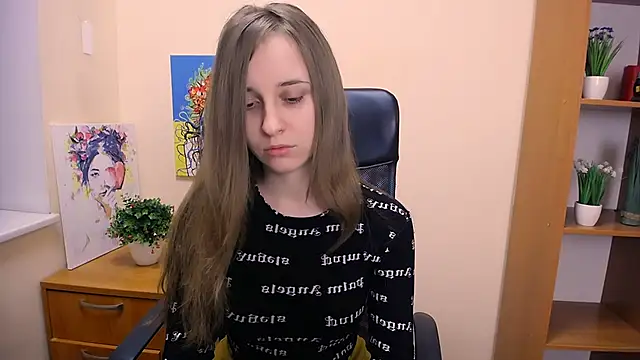 Snapshot of _Nicole_new chatting on February 2025 12:28:01 PM  Nicole new online show from February 2025 12:28:01 PM