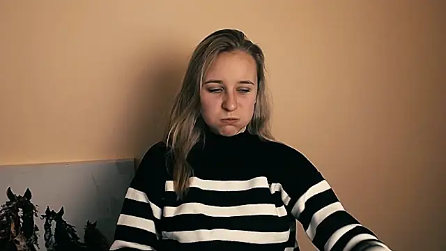 Snapshot of _Nicole_new chatting on October 2025 09:19:02 AM  Nicole new online show from October 2025 09:19:02 AM