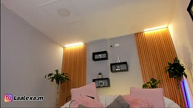 Aixaa charles online show from October 2025 12:37:02 PM