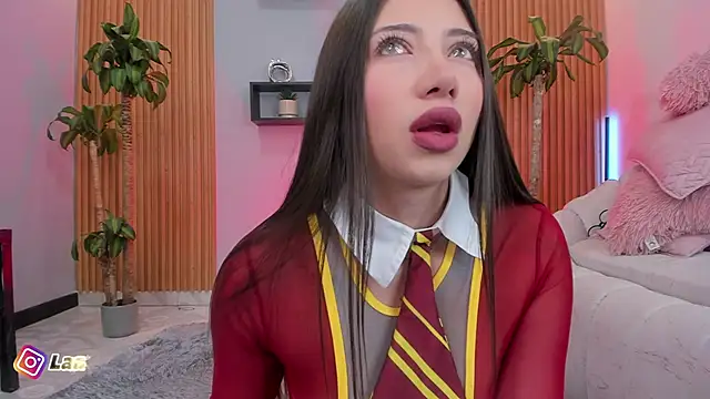 Aixaa charles online show from November 2025 12:09:01 PM