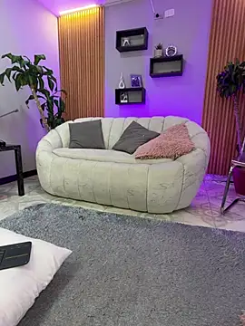 Aixaa charles online show from March 2026 01:12:02 PM