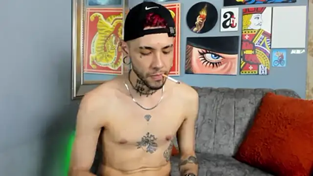 Snapshot of MurdockH chatting on December 2025 08:52:01 PM MurdockH online show from December 2025 08:52:01 PM