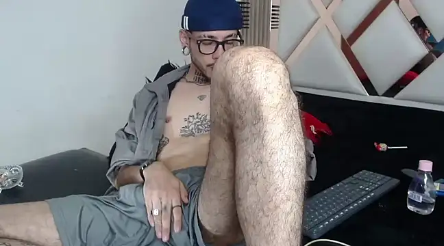 Snapshot of MurdockH chatting on February 2025 05:13:02 AM MurdockH online show from February 2025 05:13:02 AM