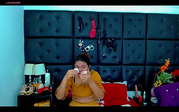 Isalombardi online show from April 2026 02:24:02 AM