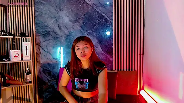 Isalombardi online show from November 2025 02:49:02 AM