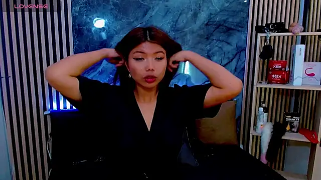 Isalombardi online show from September 2025 02:12:02 PM