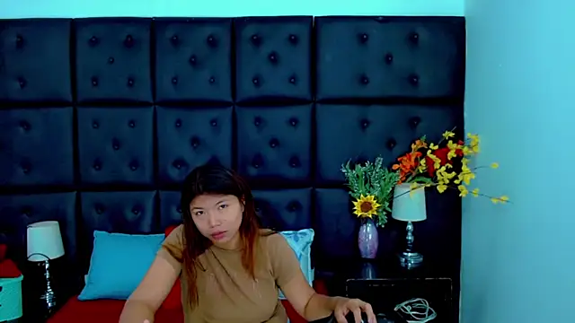 Isalombardi online show from June 2026 02:28:01 AM