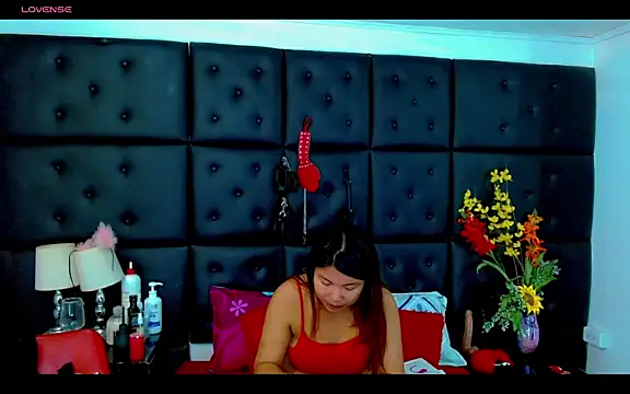 Isalombardi online show from May 2026 02:41:01 AM